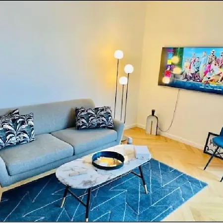 Luxury 1 Bedroom Flat With Terrace And Parking